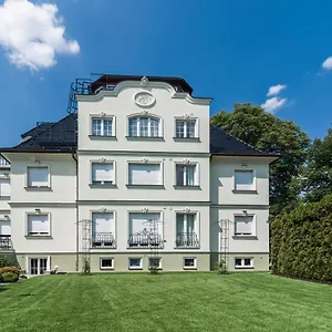 villa-am-waldschlosschen.dresdenhotels.net/