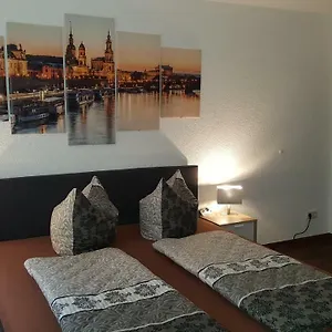 Oder Dresden-neustadt Inkl Parkplatz Mit Balkon Oder Terrasse Dresden