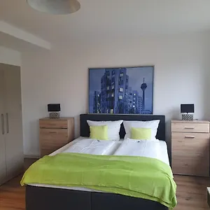 studiotel-top-loft.dusseldorf-hotel.net/